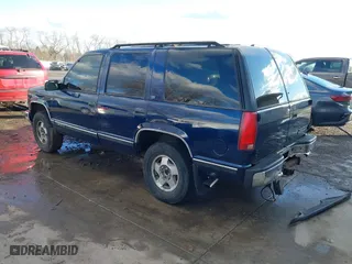 1998 Chevrolet Tahoe with VIN 1GNEK13RXWJ372276, listed as a IAAI auction lot 41458359 with 229,582 mi miles. Bid and sale history available at carsss.com. Image 3.