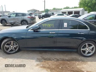 2017 Mercedes-Benz E 300 Luxury с VIN WDDZF4KB2HA012027, выставлен на аукционе IAAI как лот 42490873 с пробегом 95 361 миль миль и . История ставок и продаж доступна на DreamBid. Изображение 14.
