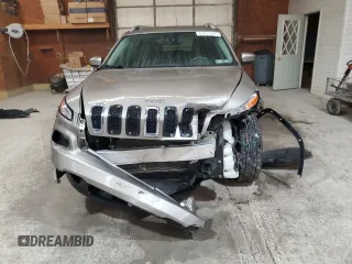 2016 Jeep Cherokee Latitude z VIN 1C4PJMCB4GW270663, wystawiony jako Copart lot #62411505 z przebiegiem 109 787 mil mil oraz Szkoda całkowita • Salvage title. Historia ofert i sprzedaży dostępna na DreamBid. Obrazek 5.