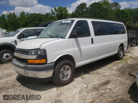 2020 Chevrolet Express Passenger LT z VIN 1GAZGPFG7L1125732, wystawiony jako Copart lot #56536785 z przebiegiem 89 436 mil mil oraz Szkoda całkowita • Salvage title. Historia ofert i sprzedaży dostępna na DreamBid. Obrazek 1.