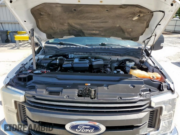 2017 Ford F-250 XLT with VIN 1FT7X2B63HED50048, listed as a Copart auction lot 61651905 with 236,773 mi miles and Clean title. Bid and sale history available at DreamBid. Image 11.