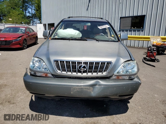 2002 Lexus RX 300 with VIN JTJHF10U220265688, listed as a Copart auction lot 62247264 with 89,459 mi miles and Salvage Title. Bid and sale history available at carsss.com. Image 5.