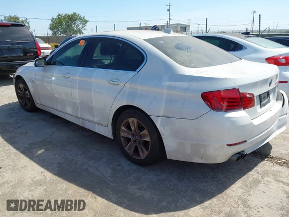 2012 BMW 5 Series 528i z VIN WBAXG5C53CDY29864, wystawiony jako IAAI lot #42339300 z przebiegiem Nie podano mil oraz . Historia ofert i sprzedaży dostępna na DreamBid. Obrazek 3.
