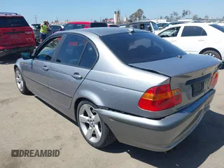 2004 BMW 3 Series 325i z VIN WBAET37404NJ42636, wystawiony jako IAAI lot #42312477 z przebiegiem 201 849 mil mil oraz . Historia ofert i sprzedaży dostępna na DreamBid. Obrazek 3.
