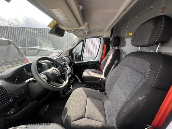 2023 Ram ProMaster Cargo with VIN 3C6MRVJG1PE585051, listed as a Copart auction lot 48306465 with 7,140 mi miles and Clean Title. Bid and sale history available at DreamBid. Image 5.