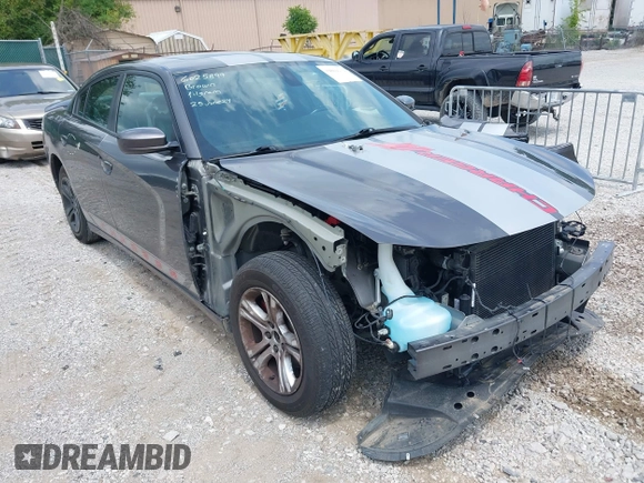 2020 Dodge Charger SXT z VIN 2C3CDXBG3LH211590, wystawiony jako IAAI lot #39869112 z przebiegiem 51 307 mil mil oraz . Historia ofert i sprzedaży dostępna na DreamBid. Obrazek 1.