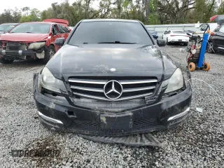 2014 Mercedes-Benz C 350 Sport with VIN WDDGF5HBXEA958358, listed as a Copart auction lot 48085305 with 154,880 mi miles and Clean Title. Bid and sale history available at DreamBid. Image 5.