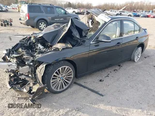 2015 BMW 3 Series 328i xDrive z VIN WBA3B5G50FNS13108, wystawiony jako IAAI lot #41772990 z przebiegiem Nie podano mil oraz . Historia ofert i sprzedaży dostępna na DreamBid. Obrazek 16.