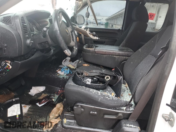 2011 Chevrolet Silverado 1500 LT with VIN 1GCRCSE08BZ118265, listed as a Copart auction lot 52005525 with 204,581 mi miles and Salvage Title. Bid and sale history available at DreamBid. Image 7.
