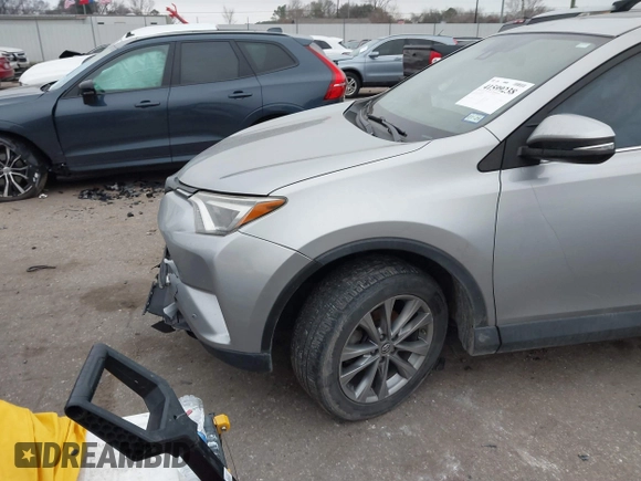 2017 Toyota RAV4 Limited with VIN 2T3YFREV0HW362718, listed as a IAAI auction lot 41599238 with 92,704 mi miles. Bid and sale history available at carsss.com. Image 6.