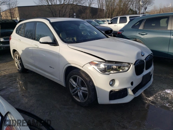 2017 BMW X1 xDrive28i with VIN WBXHT3C3XH5F77236, listed as a Copart auction lot 46406215 with 156,446 mi miles and Salvage Title. Bid and sale history available at DreamBid. Image 4.