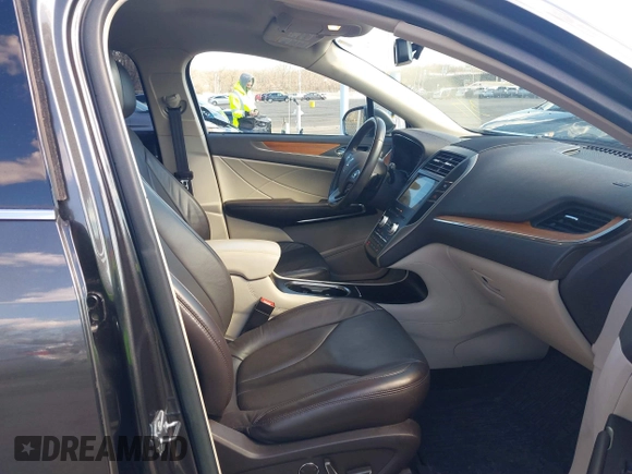 2017 Lincoln MKC Select with VIN 5LMTJ2DH9HUL51637, listed as a IAAI auction lot 41667429 with 40,509 mi miles and . Bid and sale history available at DreamBid. Image 5.