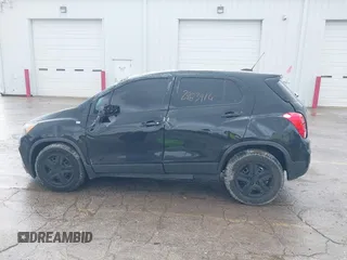 2018 Chevrolet Trax LS with VIN 3GNCJKSB5JL250074, listed as a IAAI auction lot 41727033 with 91,116 mi miles. Bid and sale history available at carsss.com. Image 14.