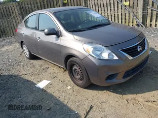 2014 Nissan Versa SV с VIN 3N1CN7AP0EK462855, выставлен на аукционе IAAI как лот 42497042 с пробегом 112 992 миль миль и . История ставок и продаж доступна на DreamBid. Изображение 1.