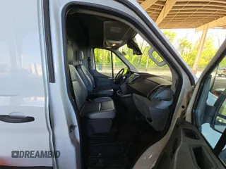 2018 Ford Transit z VIN 1FTYE1CM2JKB28142, wystawiony jako IAAI lot #42360050 z przebiegiem 105 704 mil mil oraz . Historia ofert i sprzedaży dostępna na DreamBid. Obrazek 1.