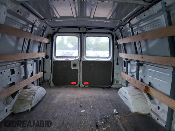 2013 Ford Econoline Cargo Commercial z VIN 1FTNE2EW3DDA46372, wystawiony jako Copart lot #56688045 z przebiegiem 169 285 mil mil oraz Czysty tytuł • Clean title. Historia ofert i sprzedaży dostępna na DreamBid. Obrazek 10.
