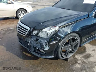 2013 Mercedes-Benz E-Class E 350 Luxury with VIN WDDHF5KB5DA672817, listed as a IAAI auction lot 41588858 with 116,506 mi miles. Bid and sale history available at carsss.com. Image 6.