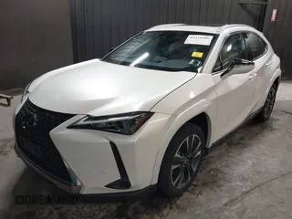 2024 Lexus UX 250h Premium z VIN JTHP9JBH5R2071157, wystawiony jako IAAI lot #42314505 z przebiegiem 15 803 mil mil oraz . Historia ofert i sprzedaży dostępna na DreamBid. Obrazek 2.
