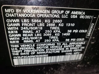 2022 Volkswagen Atlas SE z VIN 1V2LP2CA0NC505050, wystawiony jako Copart lot #52202695 z przebiegiem 28 477 mil mil oraz Czysty tytuł • Clean title. Historia ofert i sprzedaży dostępna na DreamBid. Obrazek 13.