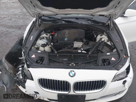 2013 BMW 5 Series 528i xDrive with VIN WBAXH5C59DD108639, listed as a IAAI auction lot 40865516 with 1 mi miles. Bid and sale history available at carsss.com. Image 10.