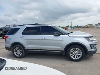 2017 Ford Explorer XLT с VIN 1FM5K7DH7HGA15053, выставлен на аукционе IAAI как лот 42425444 с пробегом 110 336 миль миль и . История ставок и продаж доступна на DreamBid. Изображение 13.