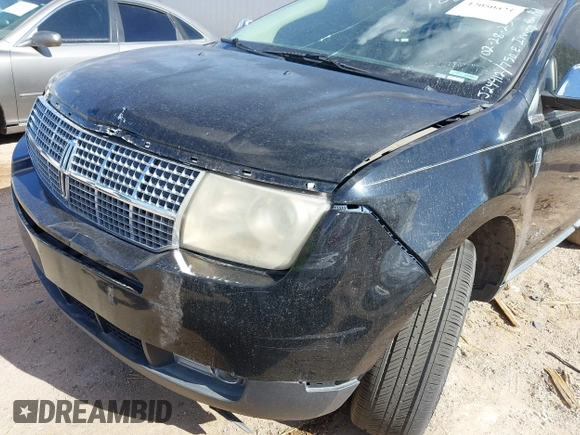 2008 Lincoln MKX with VIN 2LMDU68C38BJ24412, listed as a IAAI auction lot 42050624 with 180,803 mi miles. Bid and sale history available at carsss.com. Image 6.