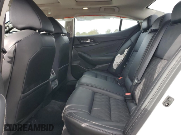 2023 Nissan Maxima Platinum with VIN 1N4AA6FV1PC507737, listed as a Copart auction lot 45712415 with 28,135 mi miles and Salvage title. Bid and sale history available at DreamBid. Image 10.
