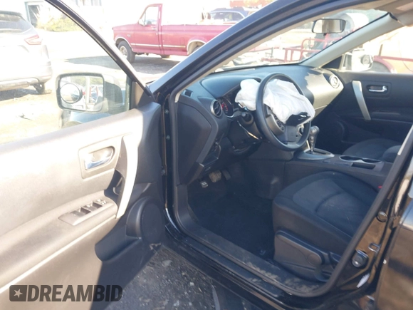 2015 Nissan Rogue S z VIN JN8AS5MV0FW763275, wystawiony jako IAAI lot #41946282 z przebiegiem 79 026 mil mil oraz . Historia ofert i sprzedaży dostępna na DreamBid. Obrazek 5.