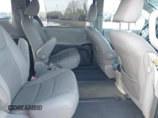 2020 Toyota Sienna XLE z VIN 5TDDZ3DC7LS244873, wystawiony jako IAAI lot #41941263 z przebiegiem 93 545 mil mil oraz . Historia ofert i sprzedaży dostępna na DreamBid. Obrazek 8.