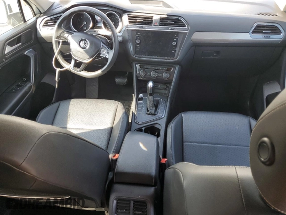 2021 Volkswagen Tiguan SE z VIN 3VV3B7AX6MM068304, wystawiony jako Copart lot #53488305 z przebiegiem 57 744 mil mil oraz Szkoda całkowita • Salvage title. Historia ofert i sprzedaży dostępna na DreamBid. Obrazek 8.