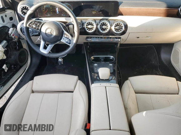 2023 Mercedes-Benz CLA 250 z VIN W1K5J4HB1PN415041, wystawiony jako Copart lot #81901904 z przebiegiem 36 154 mil mil oraz Szkoda całkowita • Salvage title. Historia ofert i sprzedaży dostępna na DreamBid. Obrazek 8.