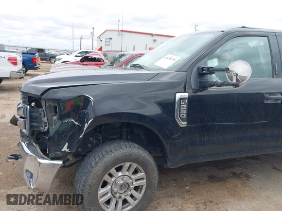 2019 Ford F-250 XL z VIN 1FT7W2B65KEF51556, wystawiony jako IAAI lot #41955220 z przebiegiem 128 460 mil mil oraz . Historia ofert i sprzedaży dostępna na DreamBid. Obrazek 6.