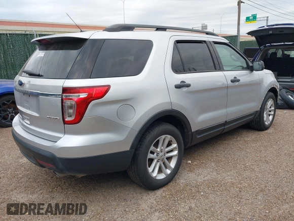 2015 Ford Explorer with VIN 1FM5K7B89FGA64142, listed as a IAAI auction lot 41943358 with 140,845 mi miles and . Bid and sale history available at carsss.com. Image 4.