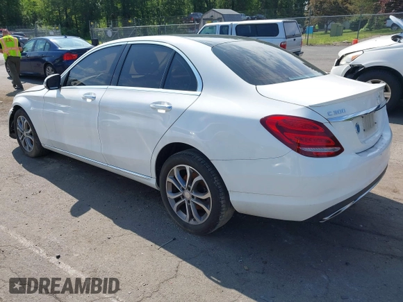 2017 Mercedes-Benz C 300 с VIN 55SWF4KB8HU208704, выставлен на аукционе IAAI как лот 42051688 с пробегом 108 835 миль миль и . История ставок и продаж доступна на DreamBid. Изображение 3.
