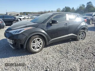 2020 Toyota C-HR LE z VIN JTNKHMBX6L1080157, wystawiony jako Copart lot #50381785 z przebiegiem 62 147 mil mil oraz Szkoda całkowita • Salvage title. Historia ofert i sprzedaży dostępna na DreamBid. Obrazek 1.