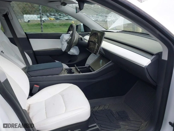 2020 Tesla Model Y Long Range with VIN 5YJYGDEE5LF037156, listed as a IAAI auction lot 41729398 with 102,907 mi miles. Bid and sale history available at carsss.com. Image 5.