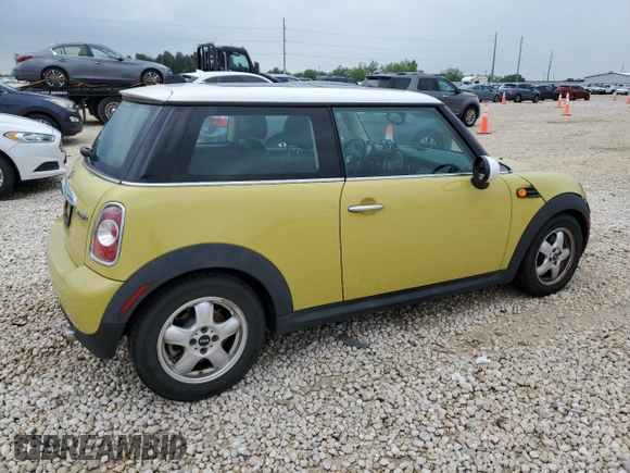 2011 MINI Hardtop z VIN WMWSU3C56BT093725, wystawiony jako Copart lot #54552145 z przebiegiem 119 060 mil mil oraz Czysty tytuł • Clean title. Historia ofert i sprzedaży dostępna na DreamBid. Obrazek 3.