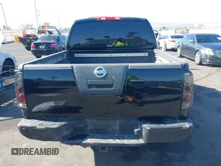 2006 Nissan Frontier SE z VIN 1N6AD07WX6C458569, wystawiony jako IAAI lot #42317531 z przebiegiem 198 485 mil mil oraz . Historia ofert i sprzedaży dostępna na DreamBid. Obrazek 14.