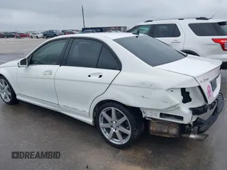 2014 Mercedes-Benz C 250 Sport с VIN WDDGF4HB0EA958816, выставлен на аукционе IAAI как лот 42150390 с пробегом 89 358 миль миль и . История ставок и продаж доступна на DreamBid. Изображение 18.