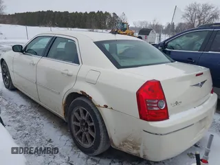 2008 Chrysler 300 Touring with VIN 2C3LA53GX8H287584, listed as a IAAI auction lot 41727222 with 166,783 mi miles. Bid and sale history available at carsss.com. Image 3.