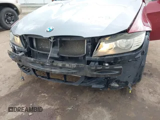 2011 BMW 3 Series 328i z VIN WBAPH7G56BNM59473, wystawiony jako IAAI lot #42012889 z przebiegiem 182 639 mil mil oraz . Historia ofert i sprzedaży dostępna na DreamBid. Obrazek 6.