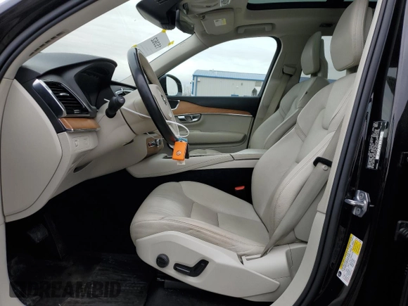 2021 Volvo XC90 Momentum with VIN YV4A221K2M1721945, listed as a Copart auction lot 85303154 with 58,539 mi miles and Salvage Title. Bid and sale history available at carsss.com. Image 7.