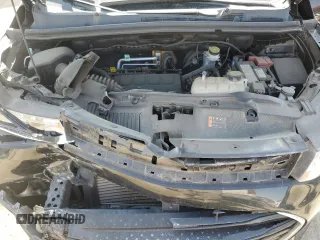 2020 Chevrolet Trax LS z VIN KL7CJKSB7LB021423, wystawiony jako Copart lot #57650815 z przebiegiem 60 282 mil mil oraz Szkoda całkowita • Salvage title. Historia ofert i sprzedaży dostępna na DreamBid. Obrazek 12.