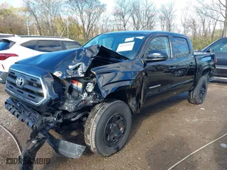 2016 Toyota Tacoma SR with VIN 3TMCZ5AN4GM018454, listed as a IAAI auction lot 40795565 with 109,687 mi miles. Bid and sale history available at carsss.com. Image 17.