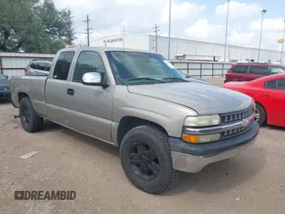 2002 Chevrolet Silverado 1500 LS with VIN 2GCEC19V121316306, listed as a IAAI auction lot 42128142 with 205,673 mi miles and . Bid and sale history available at DreamBid. Image 1.