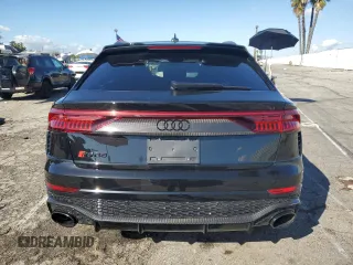 2023 Audi RS Q8 z VIN WU1ARBF1XPD019067, wystawiony jako Copart lot #45020084 z przebiegiem 7297 mil mil oraz . Historia ofert i sprzedaży dostępna na DreamBid. Obrazek 6.