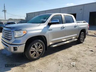 2015 Toyota Tundra Platinum z VIN 5TFGY5F16FX181299, wystawiony jako Copart lot #85238064 z przebiegiem 109 435 mil mil oraz Szkoda całkowita • Salvage title. Historia ofert i sprzedaży dostępna na DreamBid. Obrazek 1.