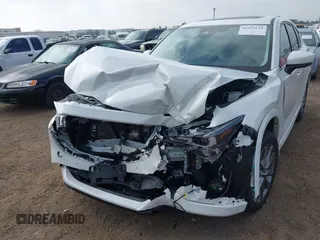 2025 Mazda CX-5 S Premium Plus z VIN JM3KFBEM2S0637206, wystawiony jako IAAI lot #42079234 z przebiegiem 2324 mil mil oraz . Historia ofert i sprzedaży dostępna na DreamBid. Obrazek 6.