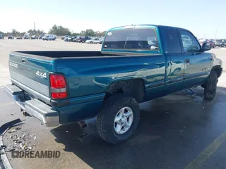 1999 Dodge 1500 z VIN 1B7HF13Z5XJ547187, wystawiony jako IAAI lot #41687655 z przebiegiem 187 722 mil mil oraz . Historia ofert i sprzedaży dostępna na DreamBid. Obrazek 4.