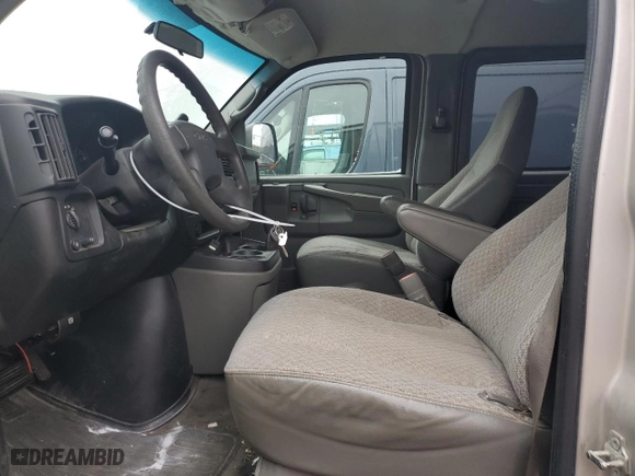 2006 GMC Savana Passenger with VIN 1GJHG39U461235938, listed as a Copart auction lot 43977635 with NaN miles and Clean Title. Bid and sale history available at carsss.com. Image 7.